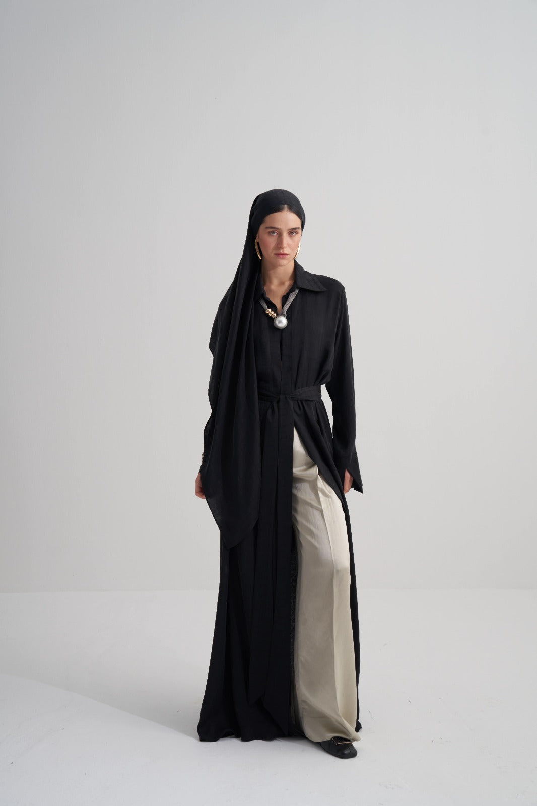 Siyah Geometrik Cupro Jakar Abaya