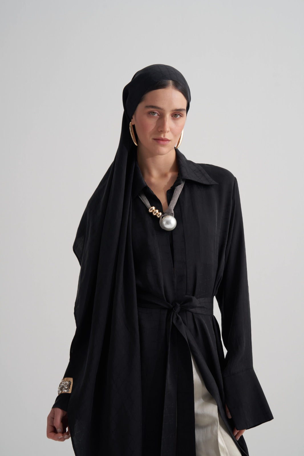 Siyah Geometrik Cupro Jakar Abaya