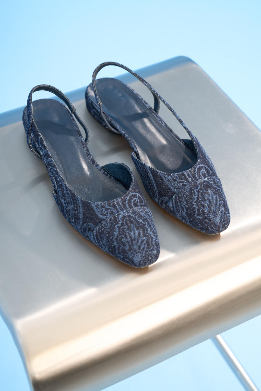 Denim Arkası Açık Babet