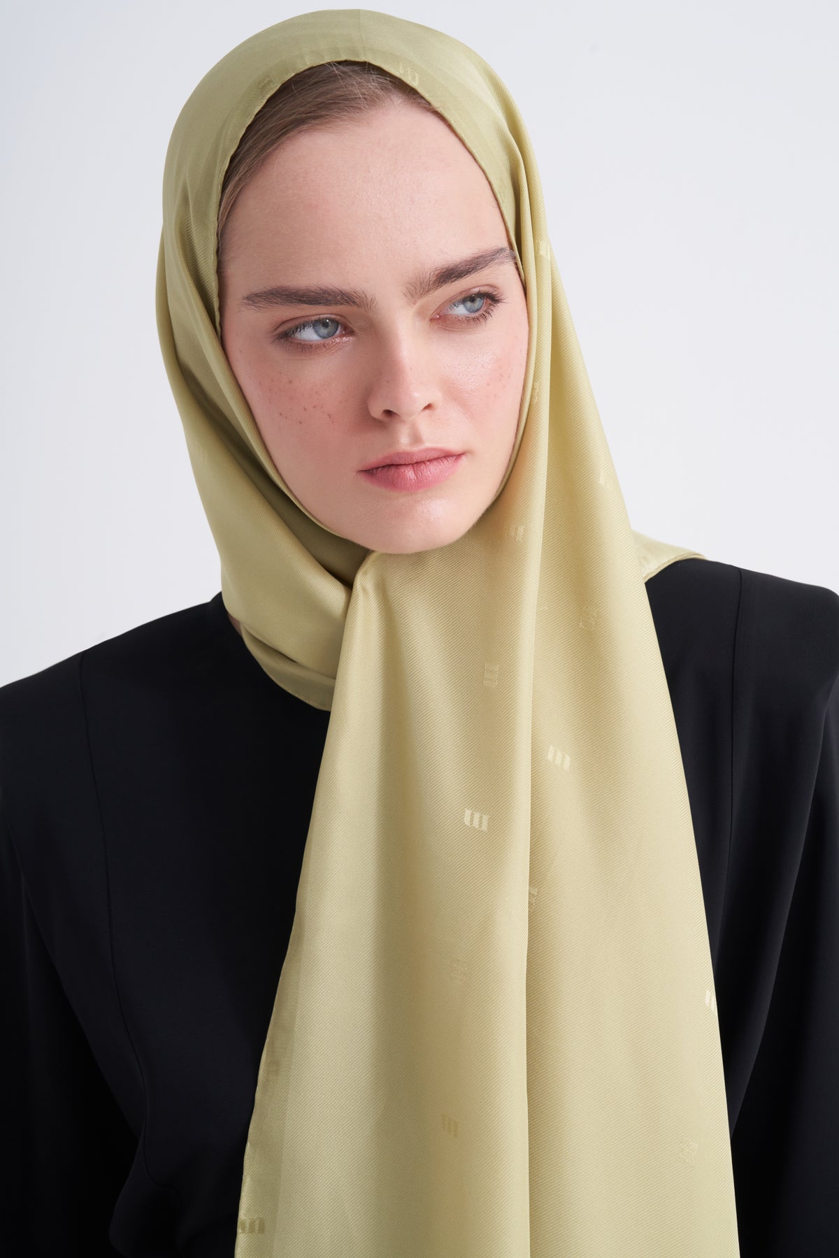 Fıstık Yeşili M Logo Twill İpek Şal