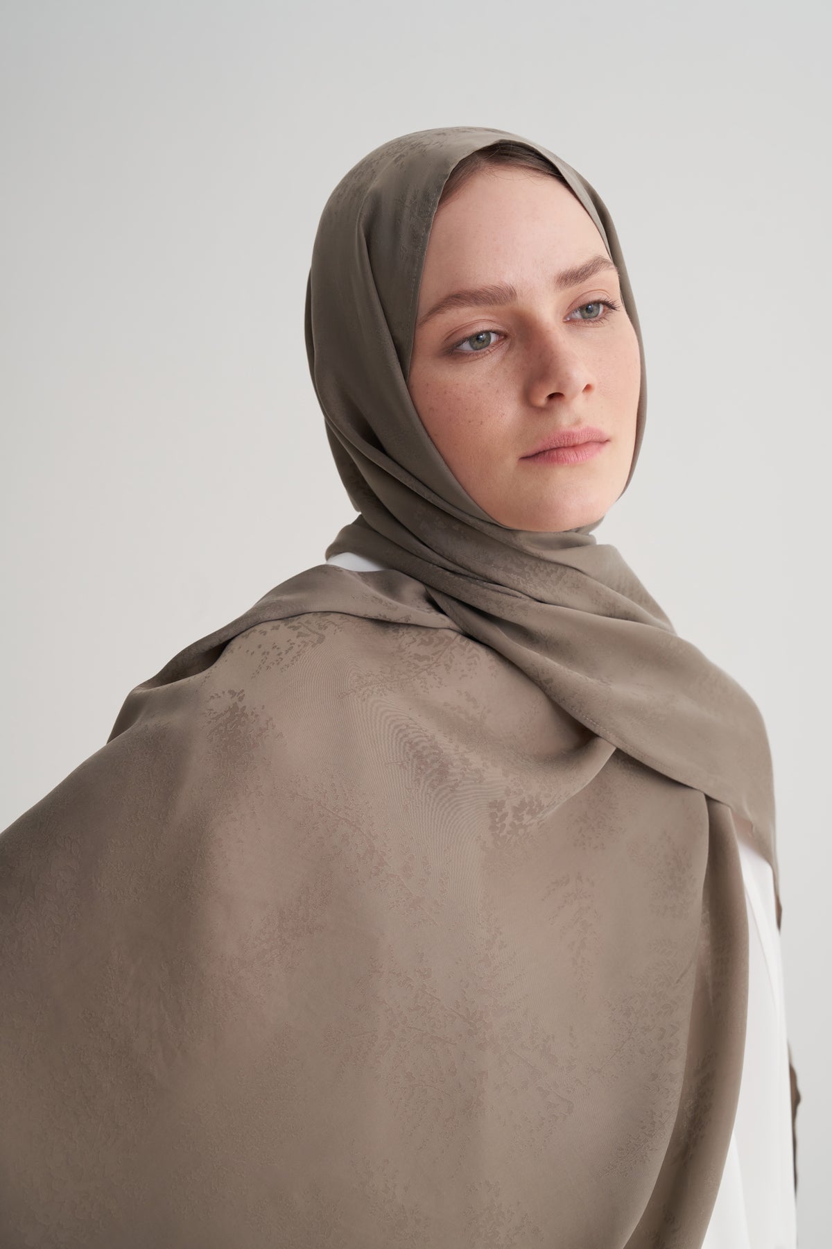 Vizon Cupro Jakar Yapraklı Şal