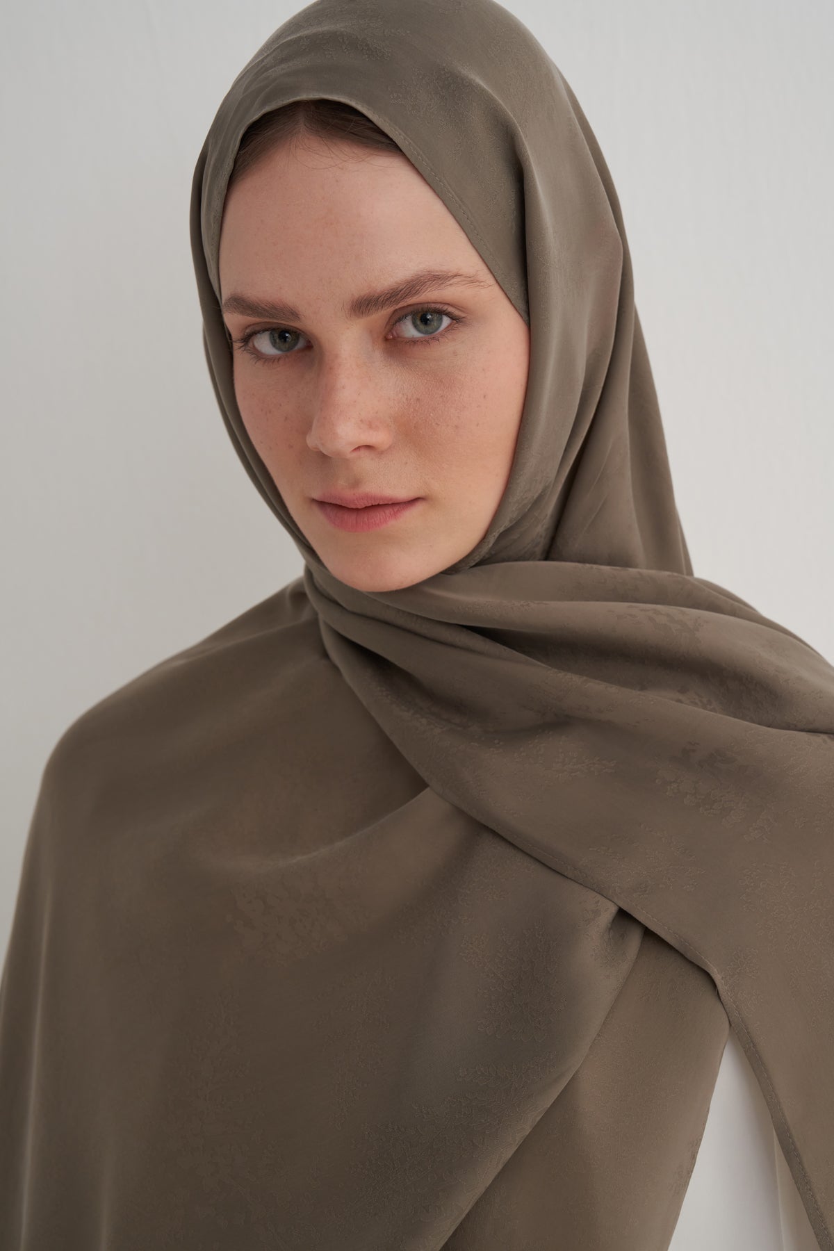 Vizon Cupro Jakar Yapraklı Şal