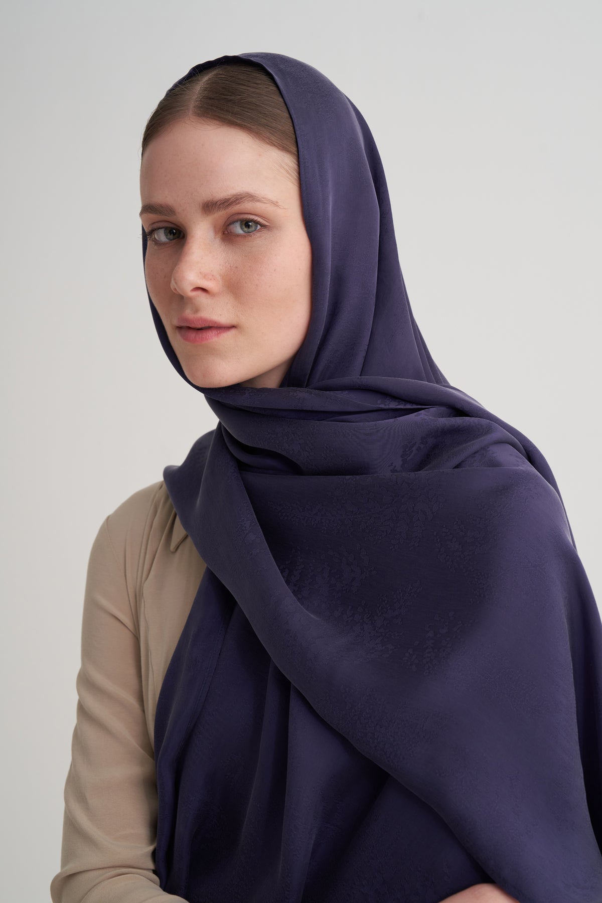 Morcivert Cupro Jakar Yapraklı Şal