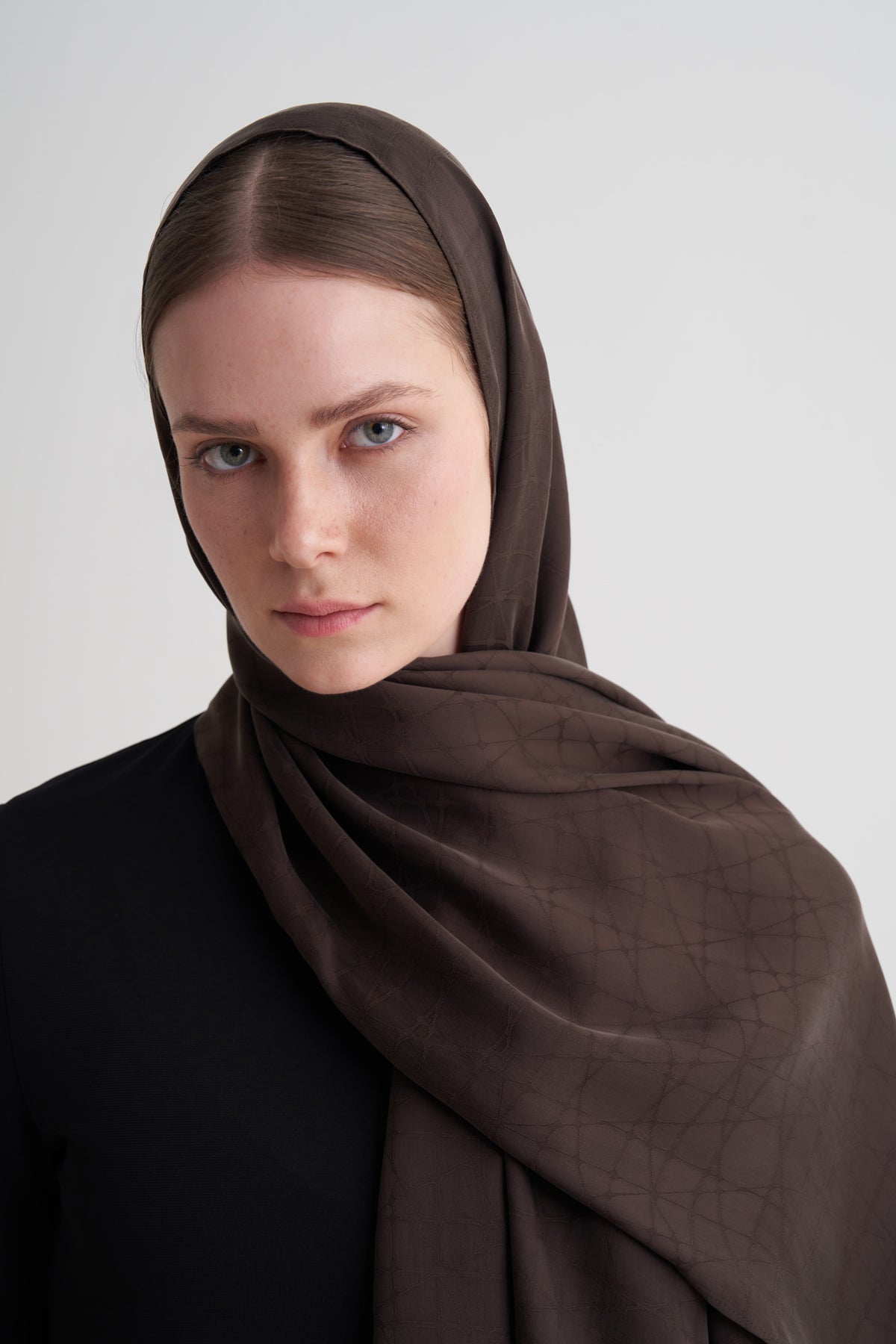 Kahverengi Cupro Jakar Geometrik Şal