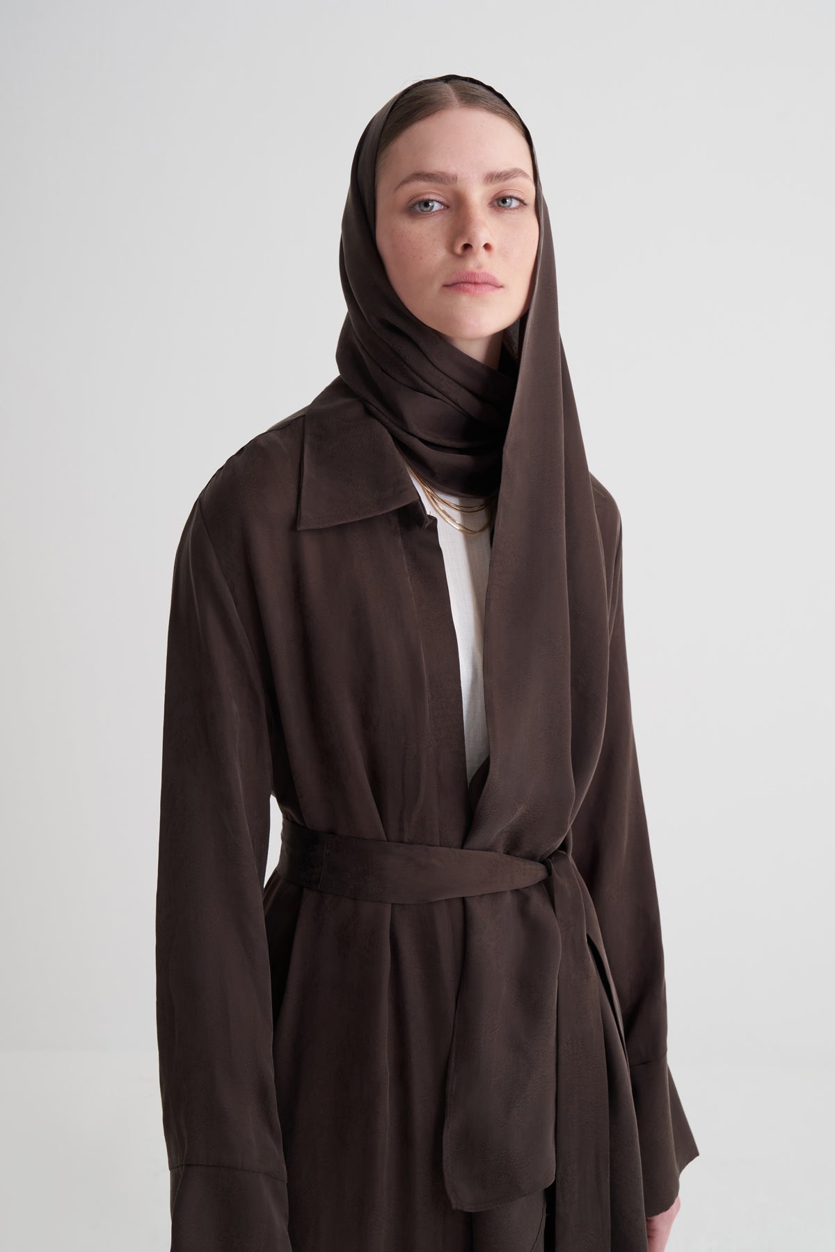 Kahverengi Cupro Jakar Yapraklı Abaya Şal Takım