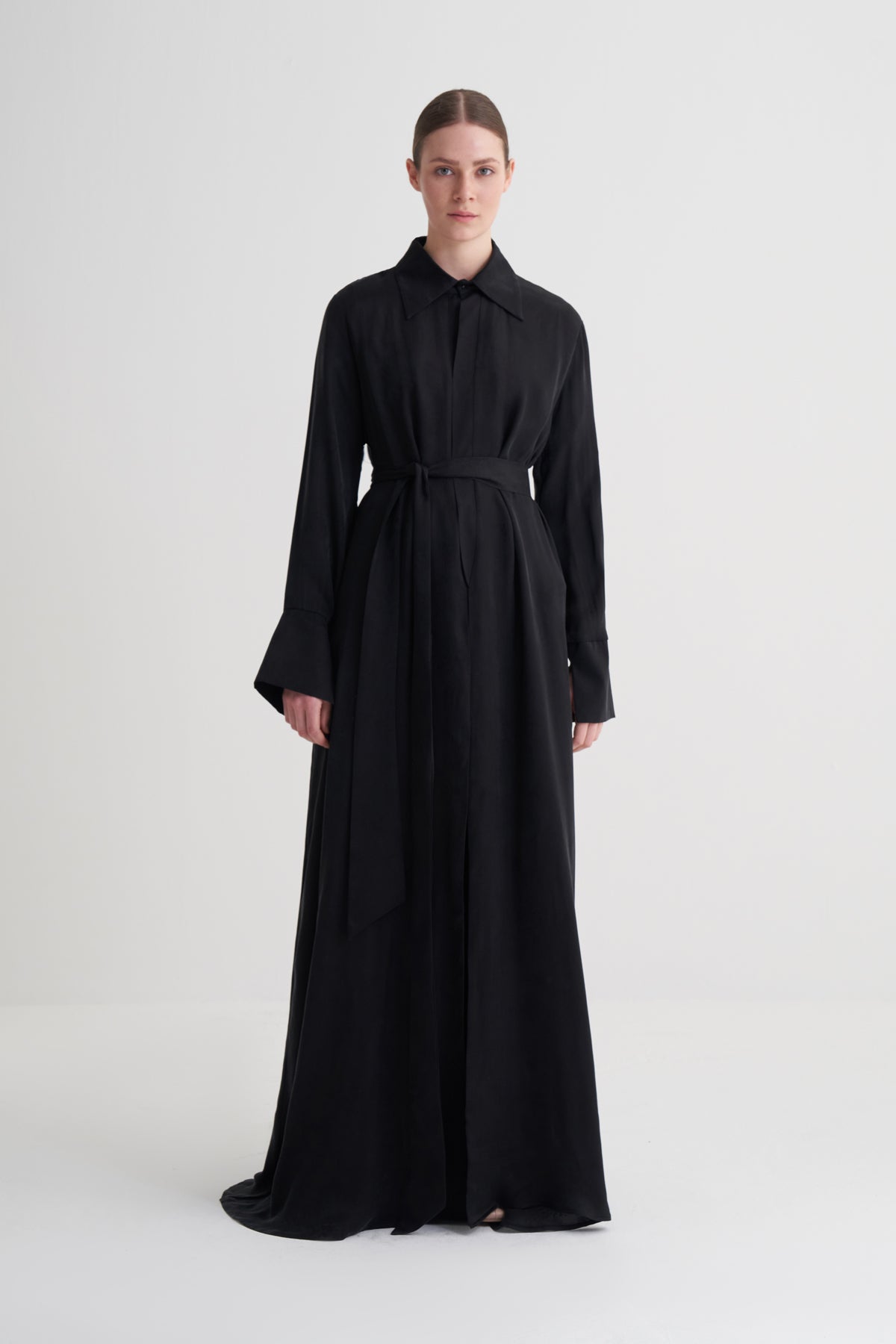 Siyah Yapraklı Cupro Jakar Abaya