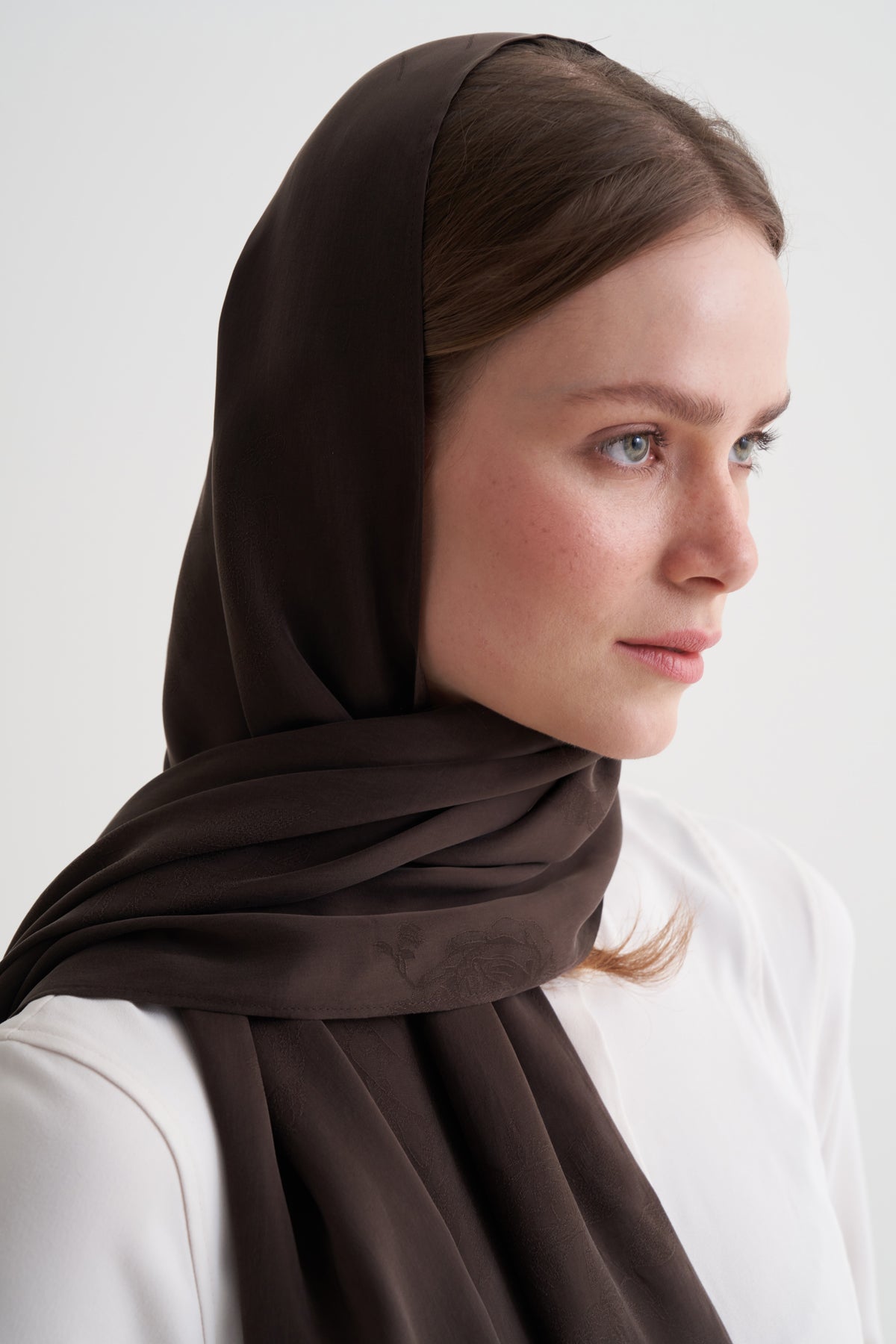 Kahverengi Cupro Jakar Çiçekli Şal