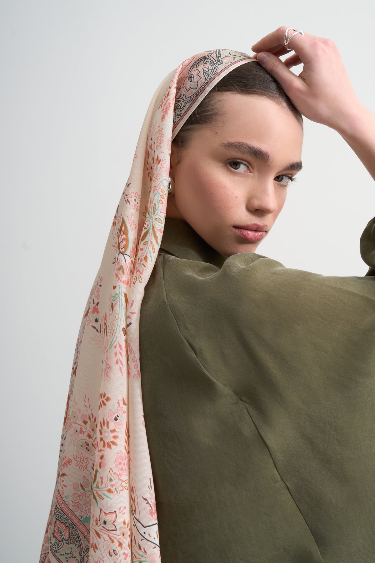 V Beige İvy