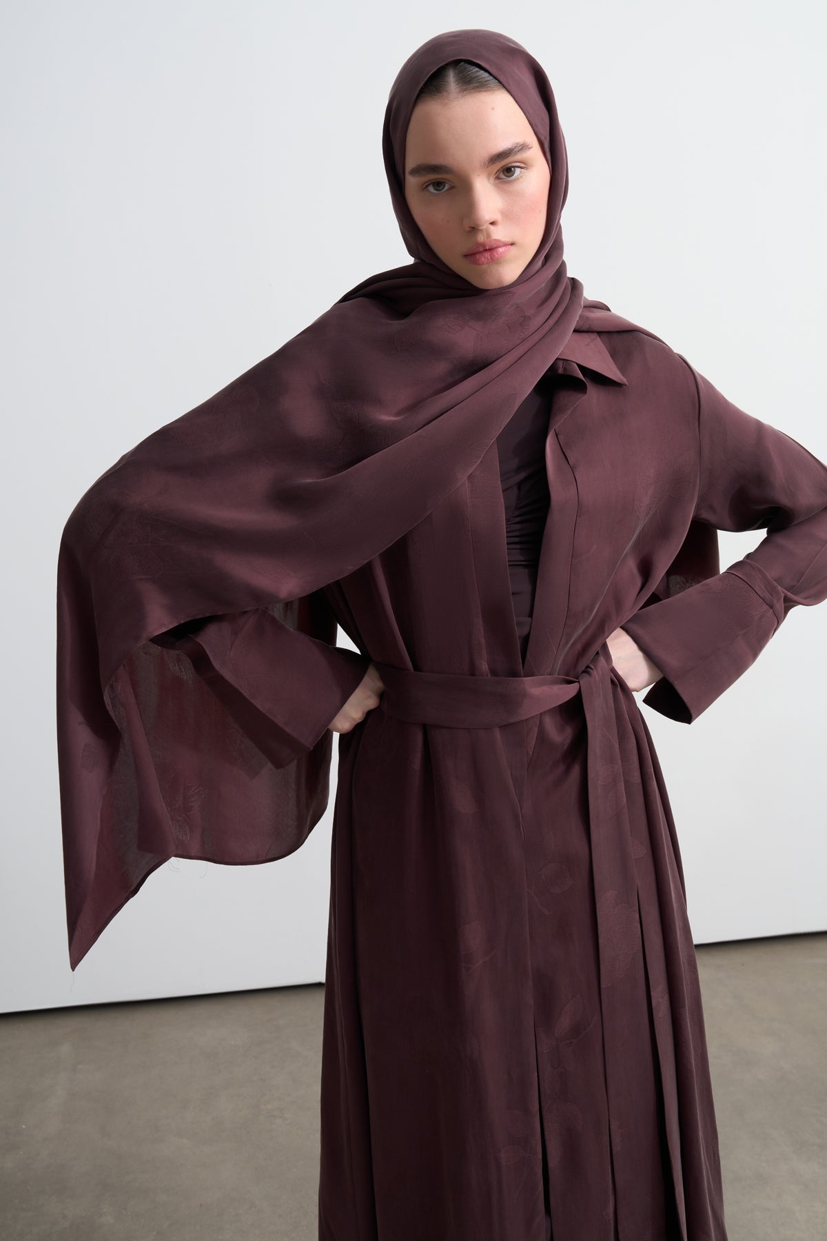 Bordo Cupro Jakar Çiçekli Abaya Şal Takım