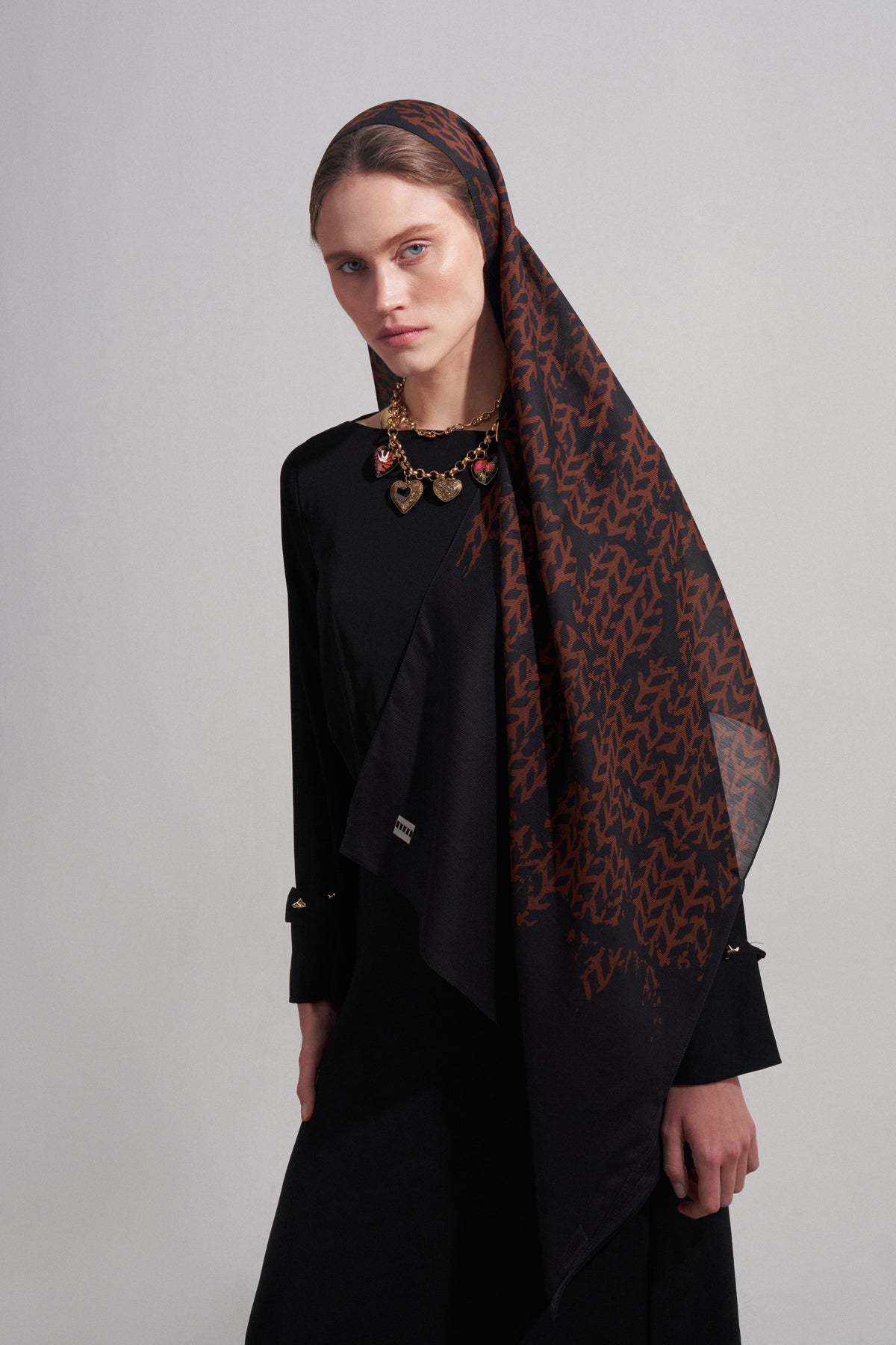 ورقة السنبلة البنية