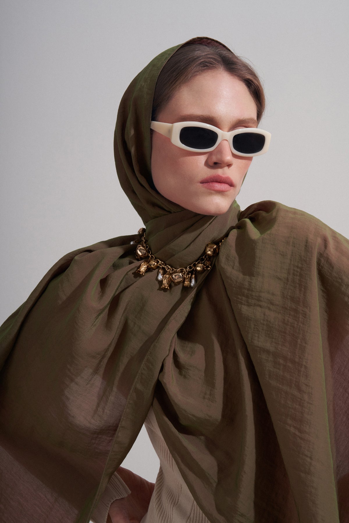 Haki Kıvrımlı Şal