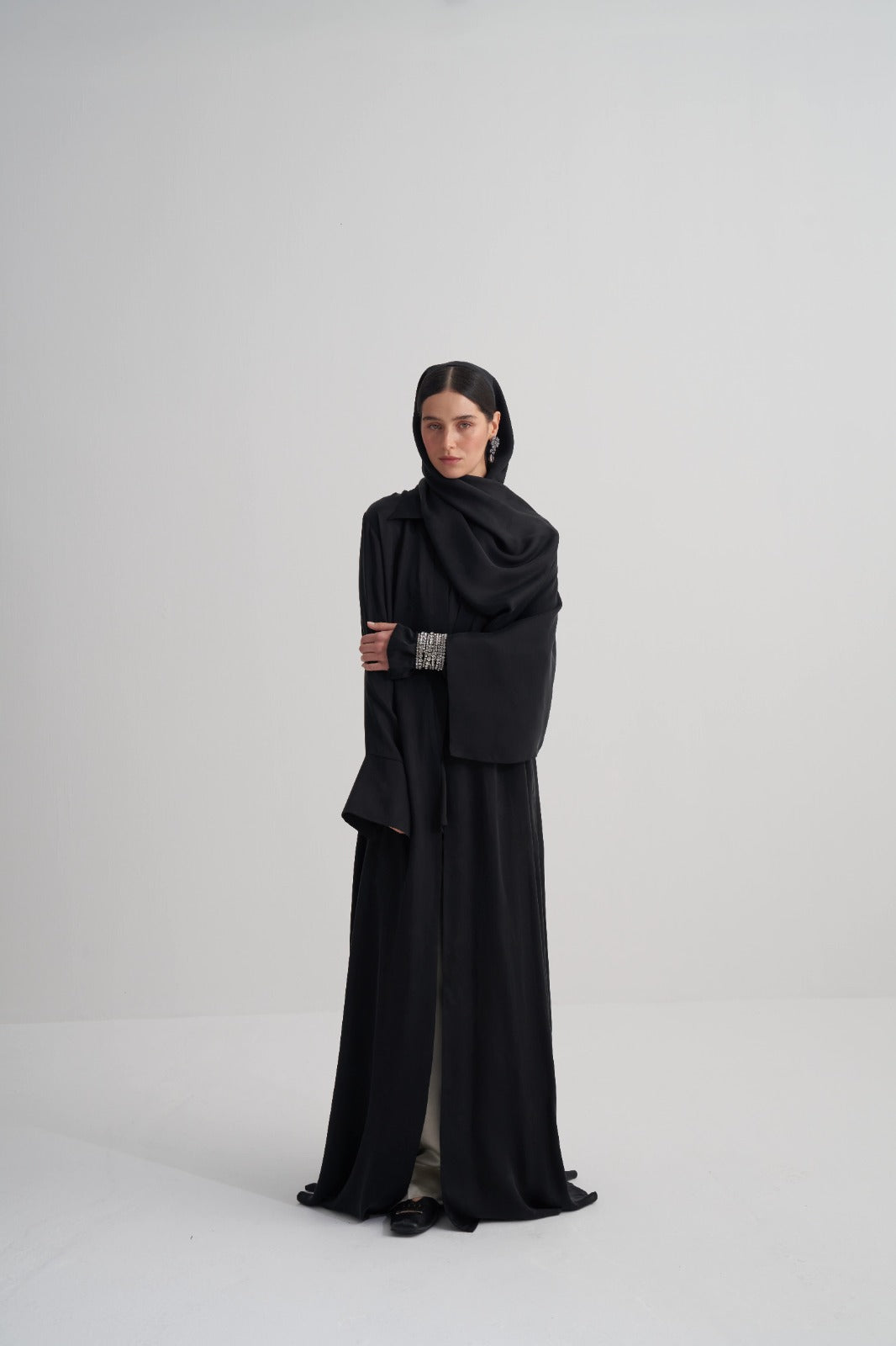 Siyah Cupro Jakar Çiçekli Abaya Şal Takım