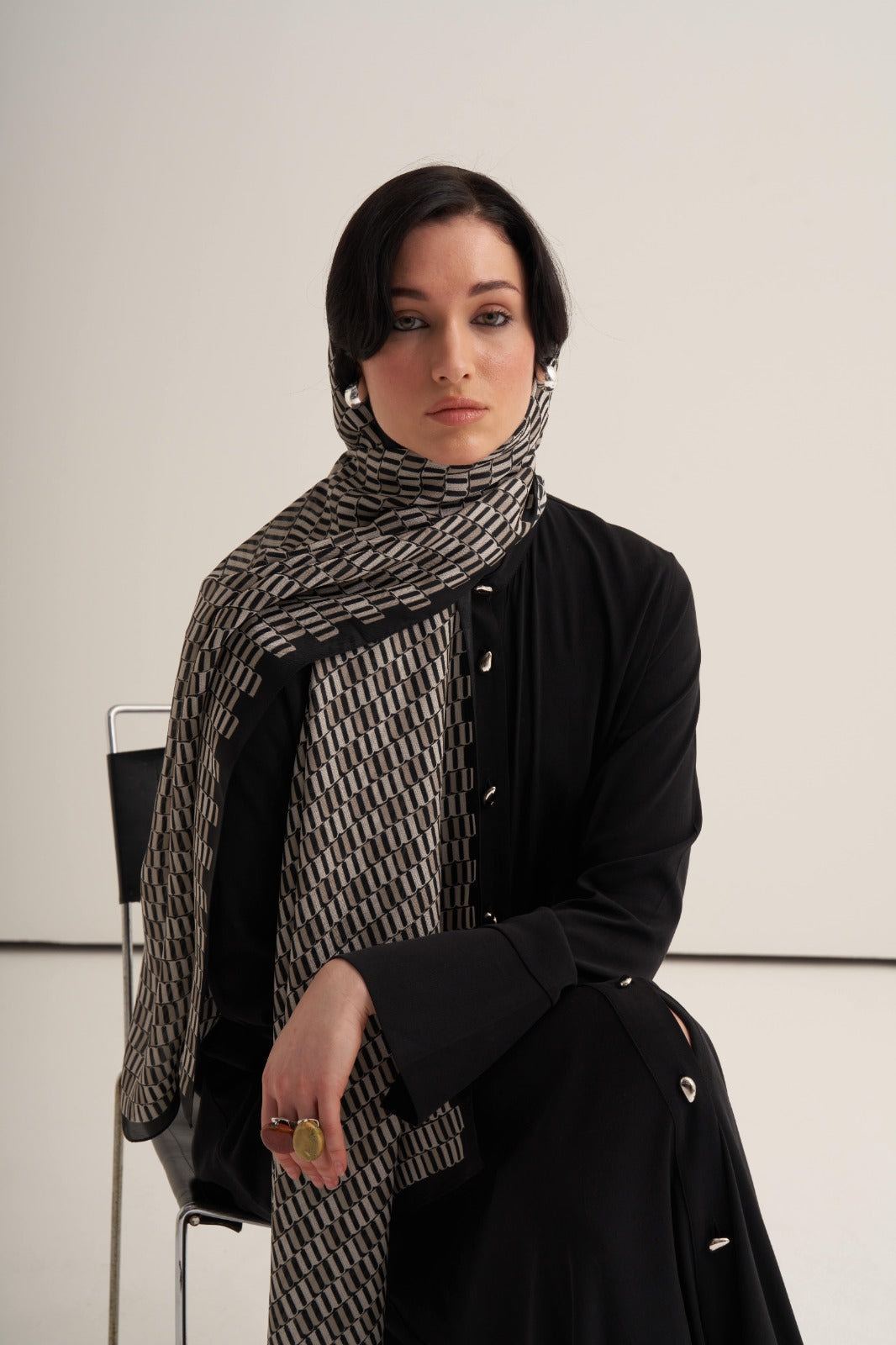 V Black Soft M