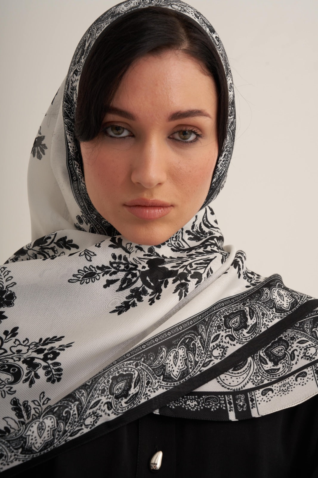 V Black İvy