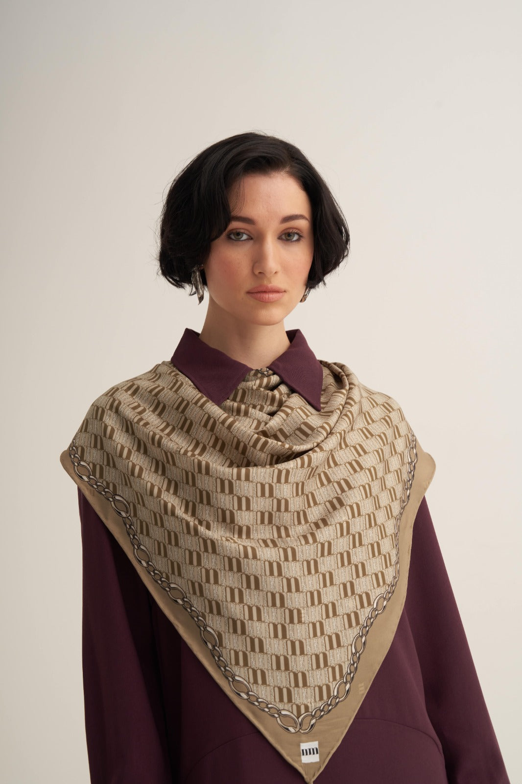 Yeşil M Logo Twill İpek Üçgen Eşarp