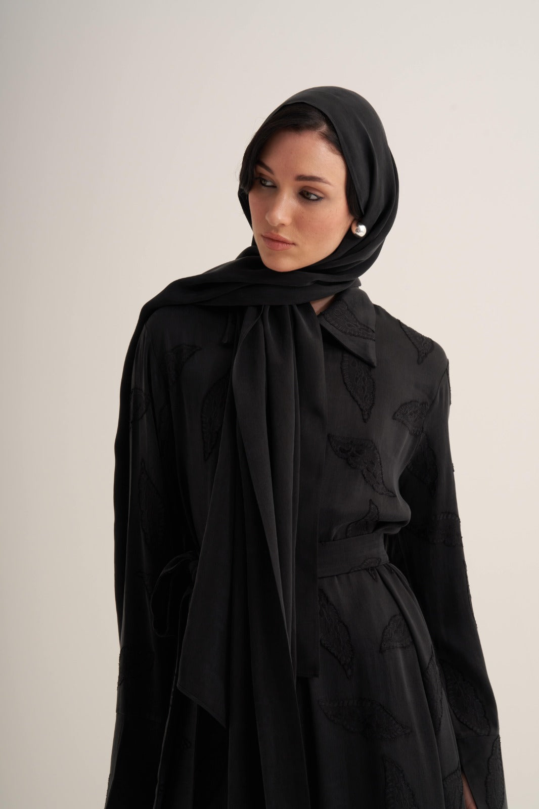 Cupro Jakar Siyah Yapraklı Abaya Şal Takım